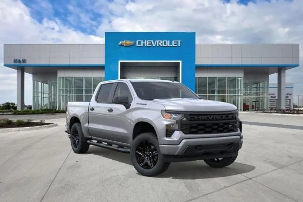 2026 Chevrolet Silverado 1500 Custom photo 1