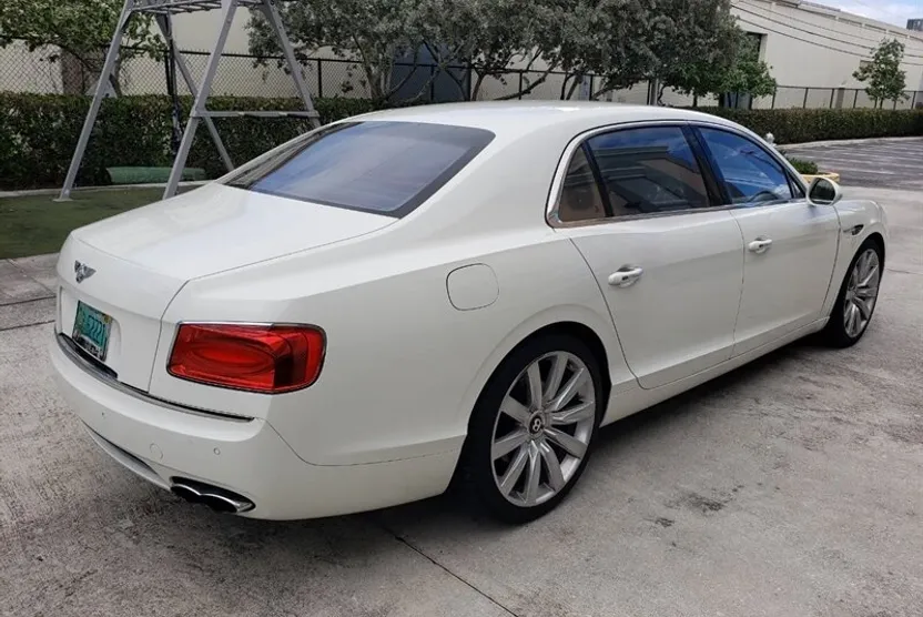2015 Bentley Flying Spur V8 photo 1
