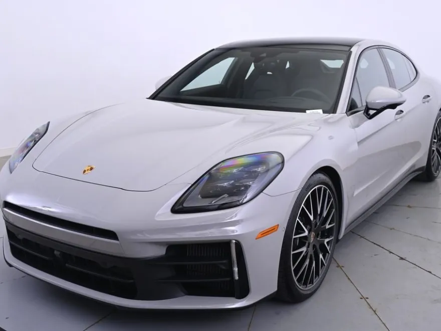 2026 Porsche Panamera 4 photo 1
