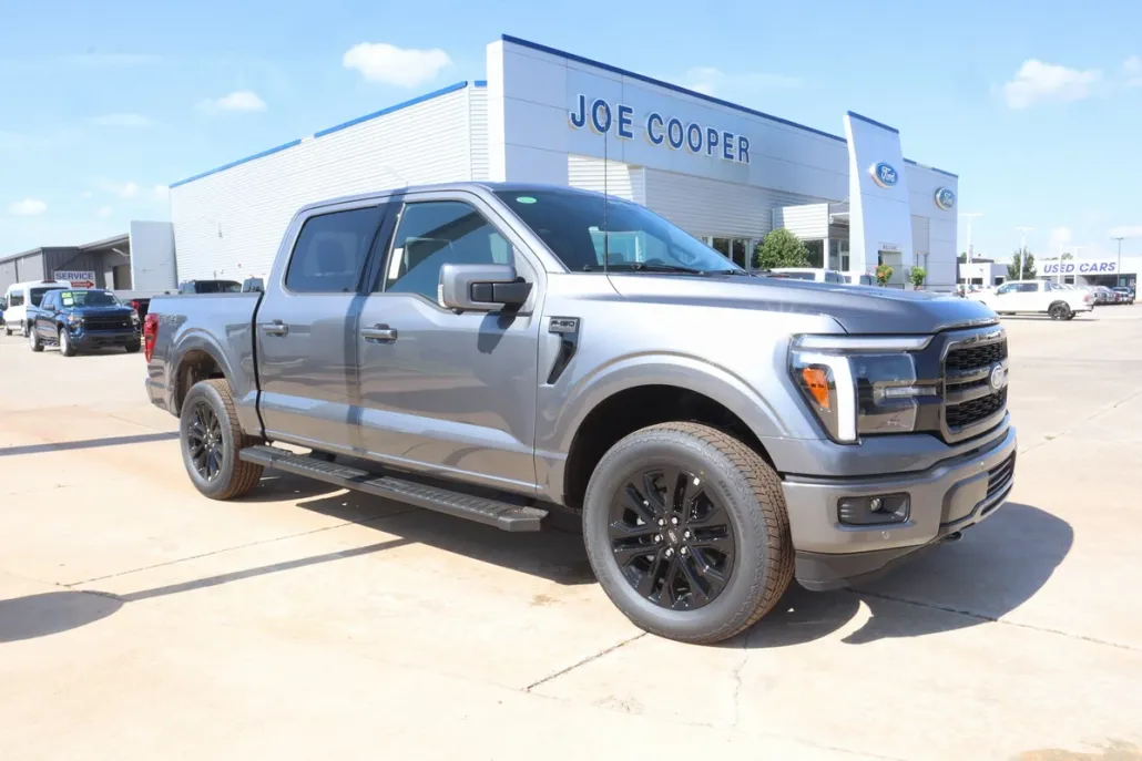 2025 Ford F-150 Lariat photo 1