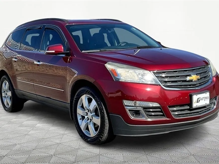 2016 Chevrolet Traverse LTZ photo 1