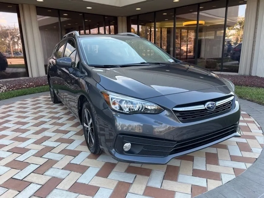 2020 Subaru Impreza Premium photo 2