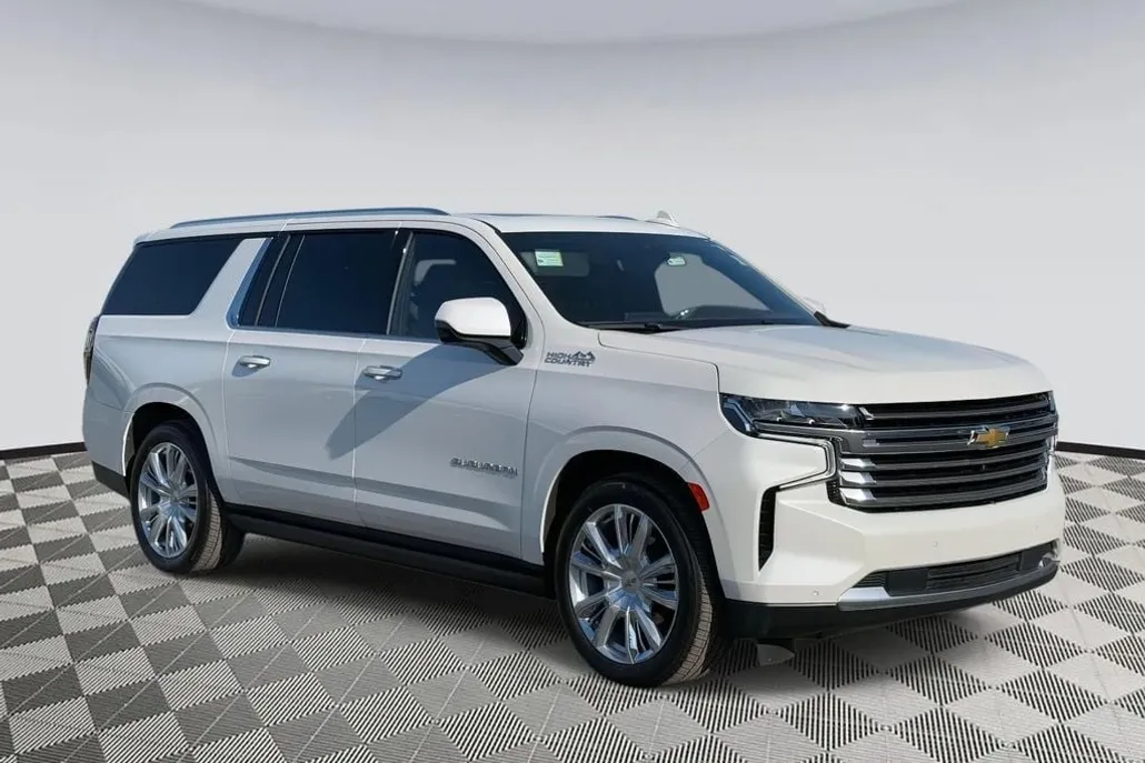 2023 Chevrolet Suburban High Country photo 1