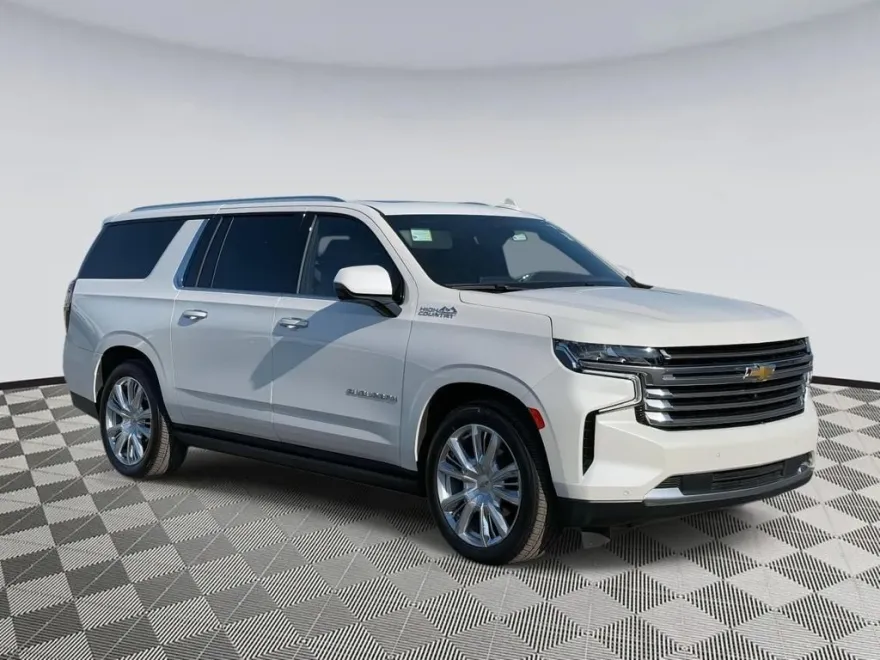 2023 Chevrolet Suburban High Country photo 1