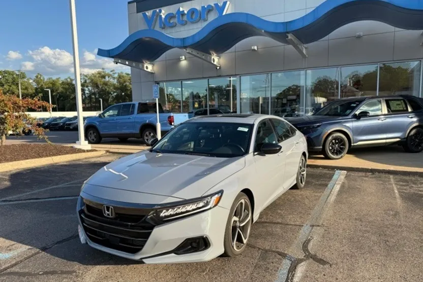 2022 Honda Accord Sport 2.0T photo 1