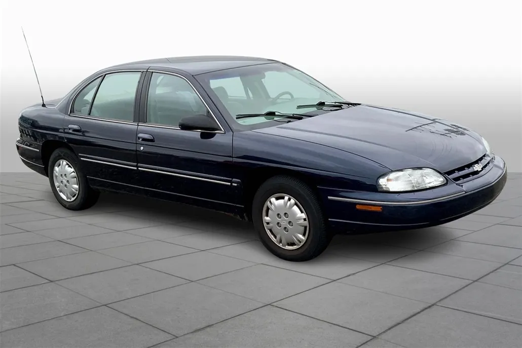 1999 Chevrolet Lumina LS photo 1