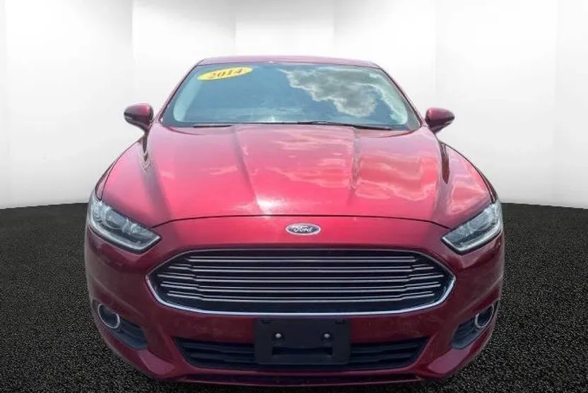 2014 Ford Fusion SE photo 1