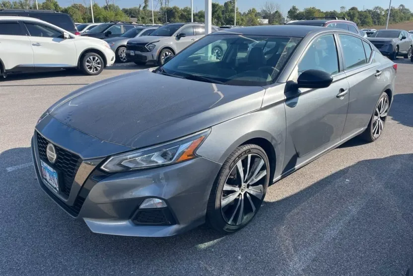 2019 Nissan Altima 2.5 SR photo 1