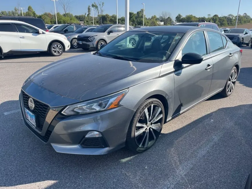 2019 Nissan Altima 2.5 SR photo 1