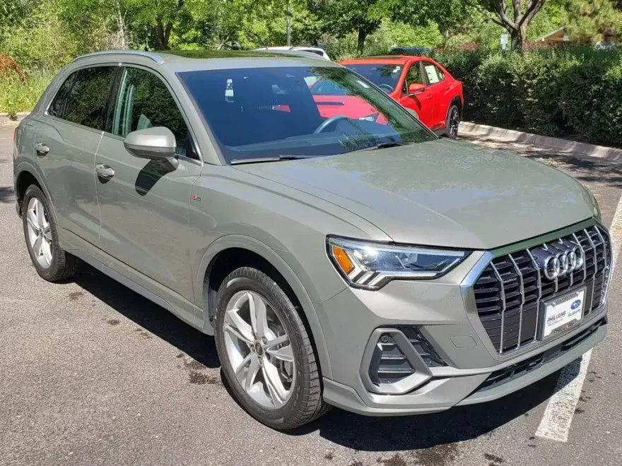 2022 Audi Q3 45 TFSI S line Premium photo 1