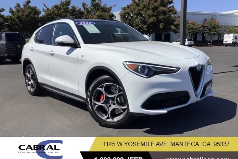 2022 Alfa Romeo Stelvio Ti Sport photo 1