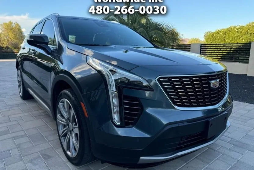 2021 Cadillac XT4 Premium Luxury photo 1