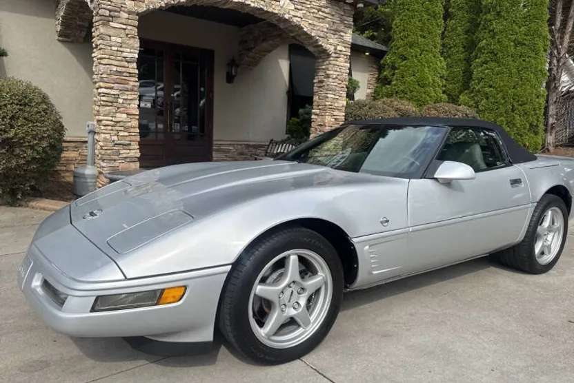 1996 Chevrolet Corvette Convertible photo 1