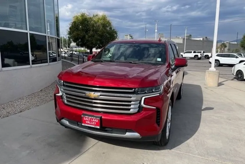 2022 Chevrolet Suburban High Country photo 1