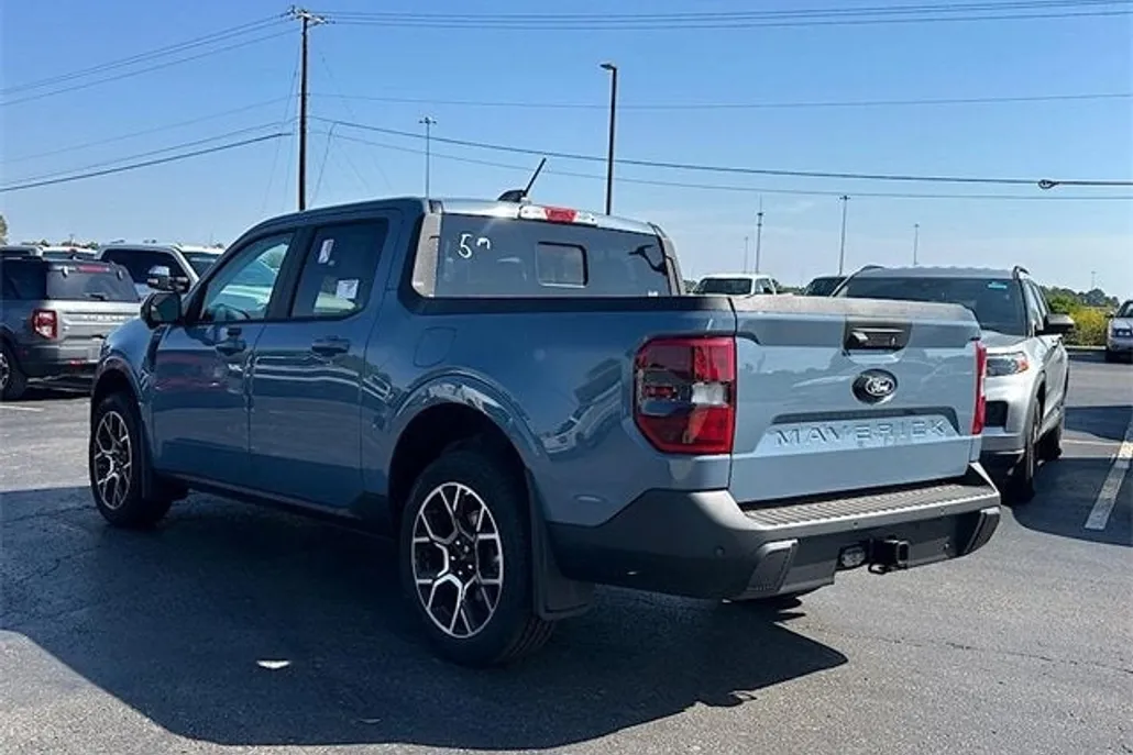 2025 Ford Maverick Lariat photo 1