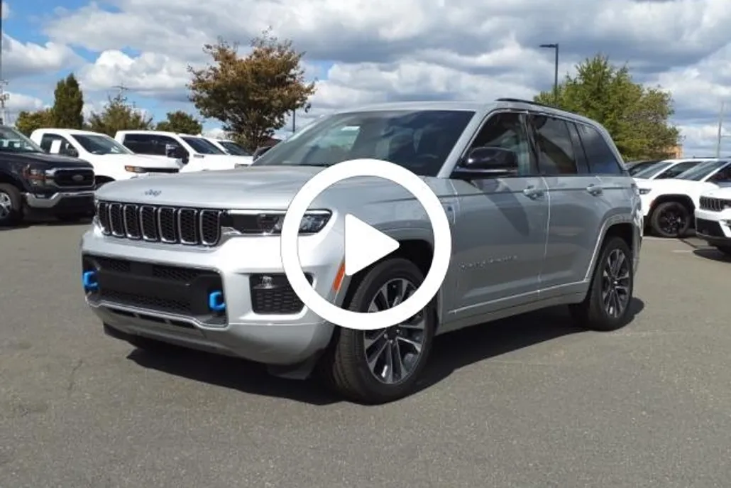 2024 Jeep Cherokee Overland 4xe photo 1