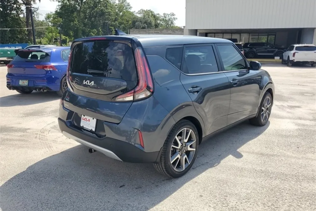 2024 Kia Soul EX photo 1
