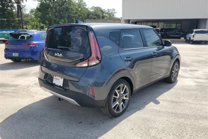 2024 Kia Soul EX photo 1