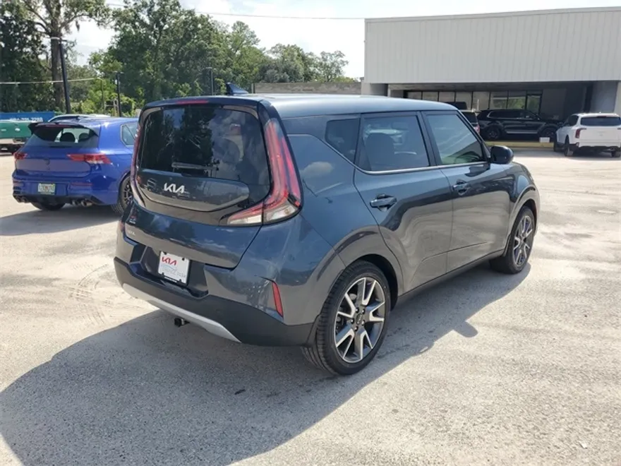2024 Kia Soul EX photo 1
