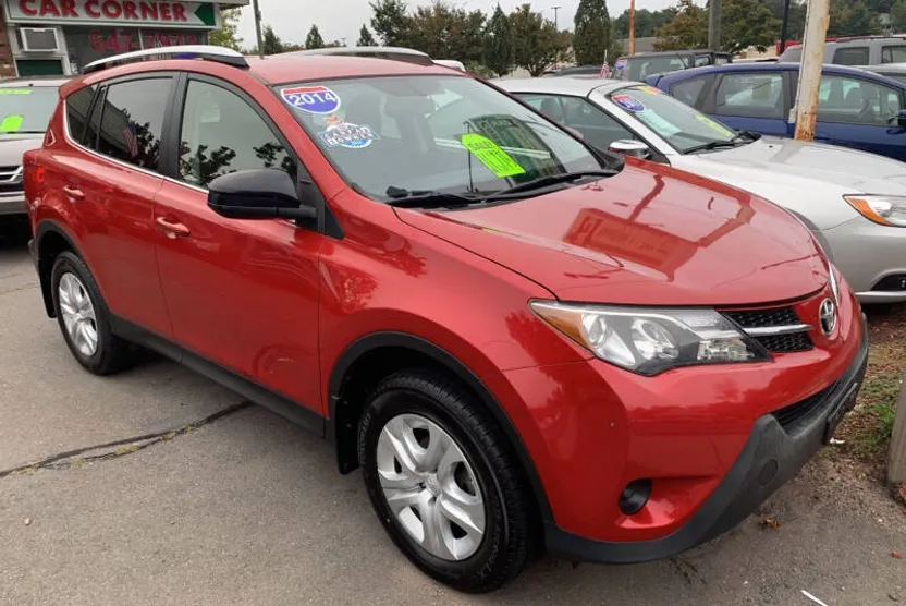 2014 Toyota RAV4 LE photo 1