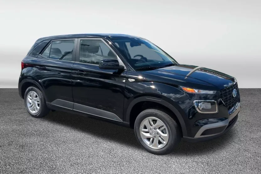 2026 Hyundai Venue SE photo 1
