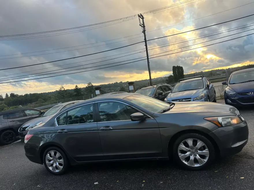 2010 Honda Accord EX-L photo 1