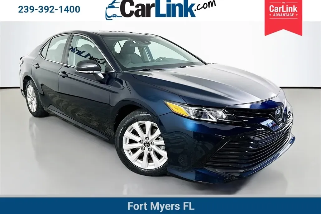2019 Toyota Camry LE photo 1