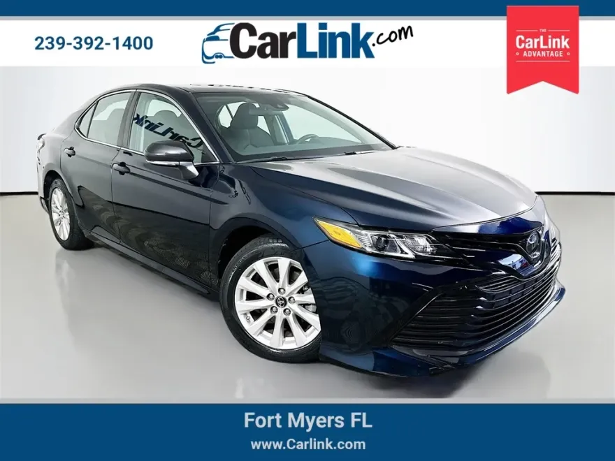 2019 Toyota Camry LE photo 1