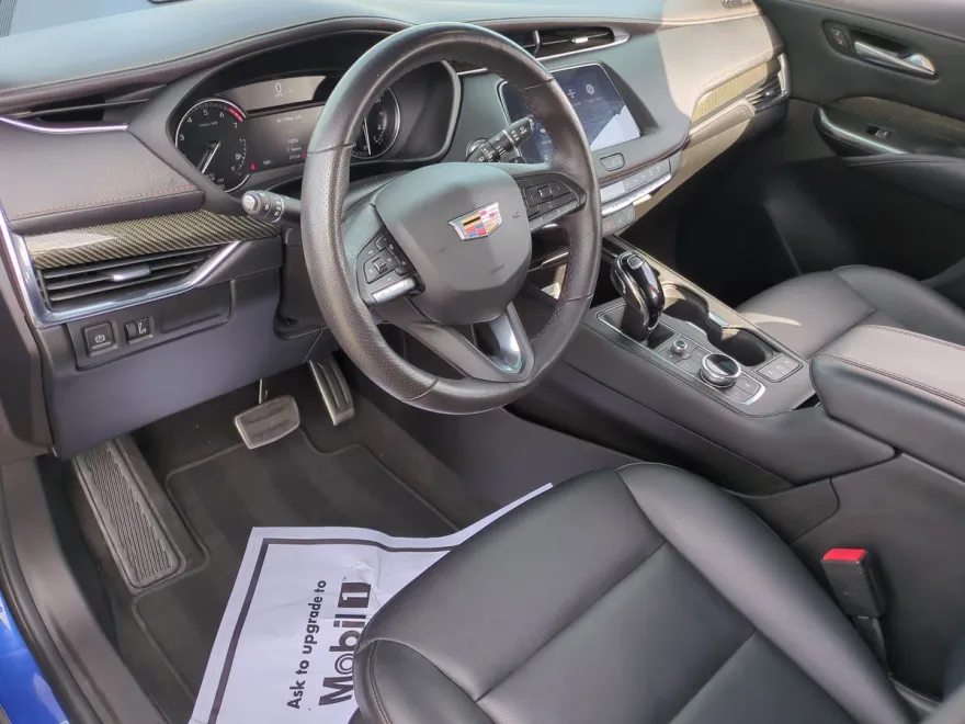2023 Cadillac XT4 Sport photo 1