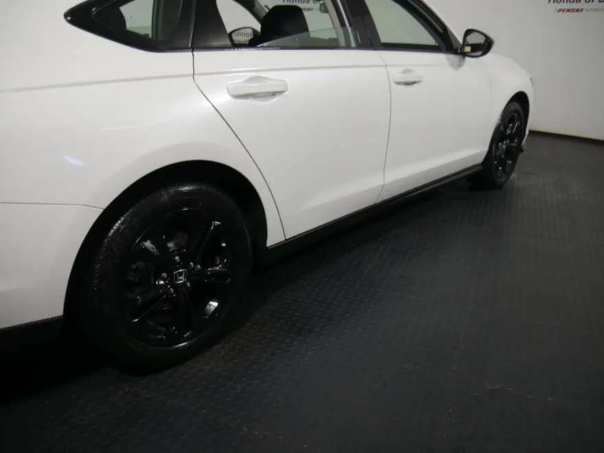 2025 Honda Accord 1.5T SE photo 1