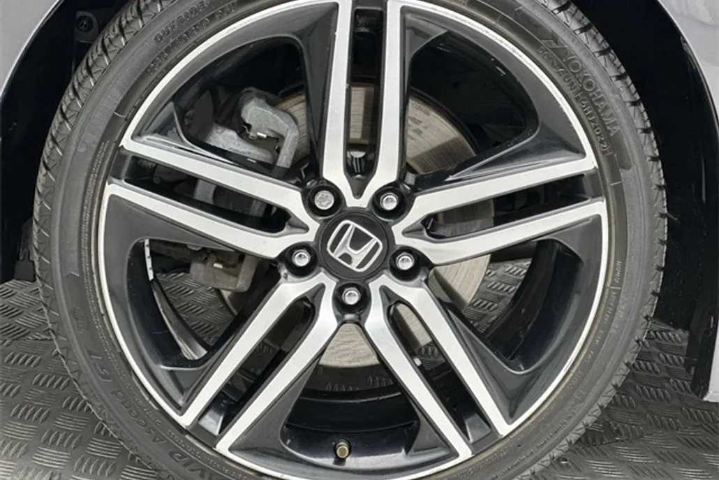 2017 Honda Accord Sport photo 1