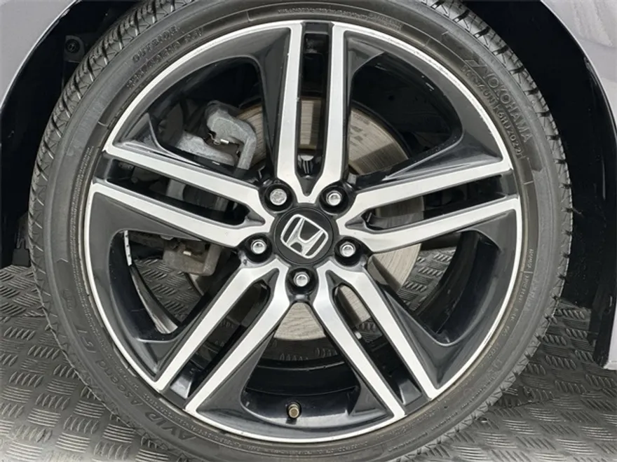 2017 Honda Accord Sport photo 1