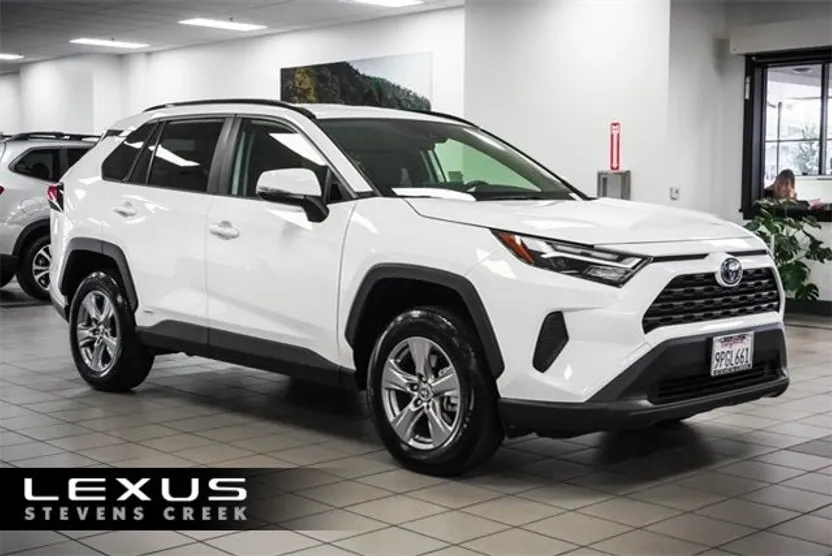 2024 Toyota RAV4 Hybrid LE photo 1