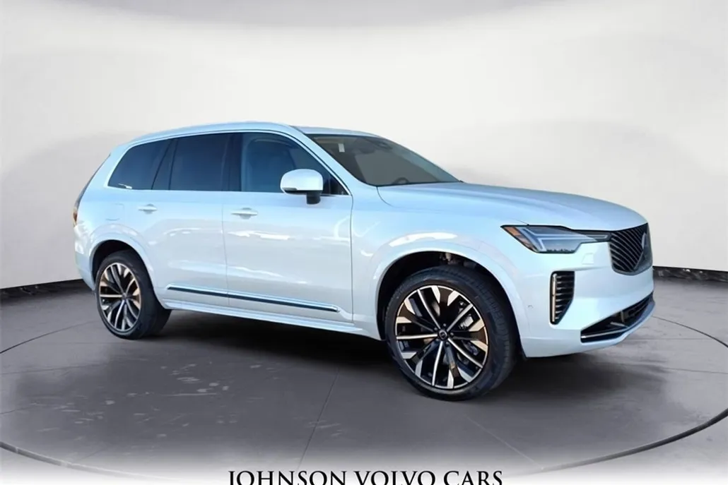 2025 Volvo XC90 B5 Plus photo 1