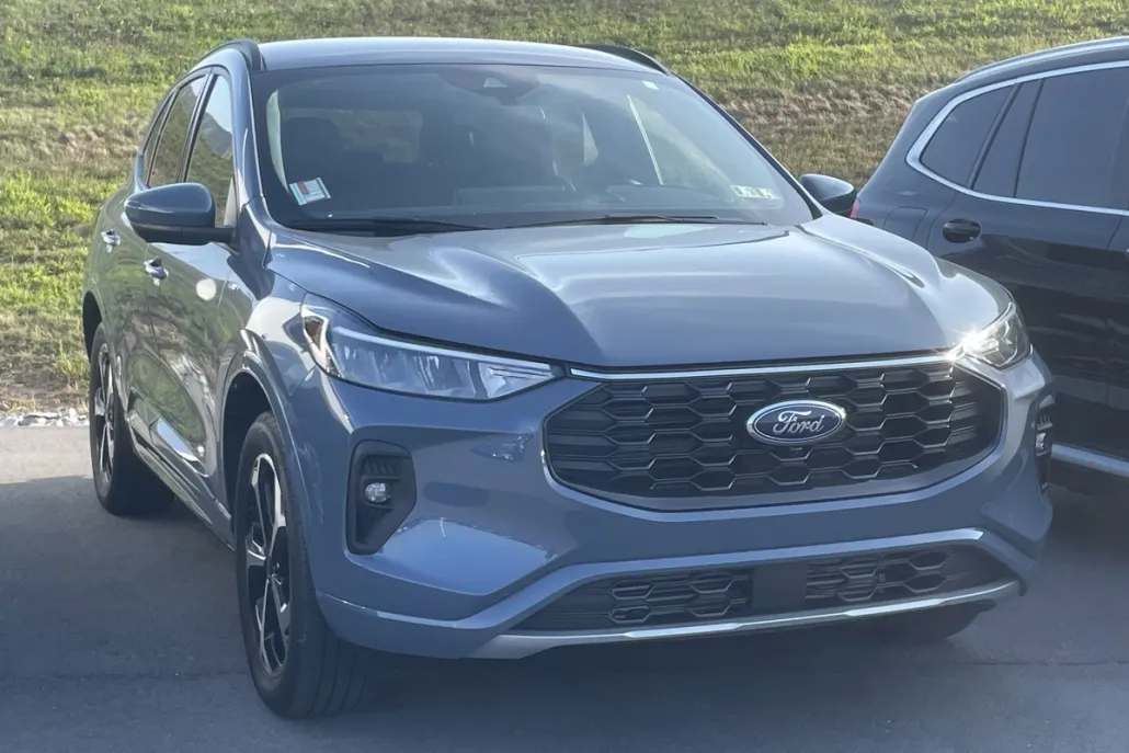 2024 Ford Escape ST-Line Select photo 1