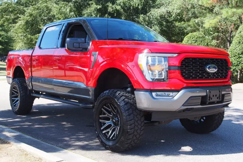 2023 Ford F-150 XLT photo 1