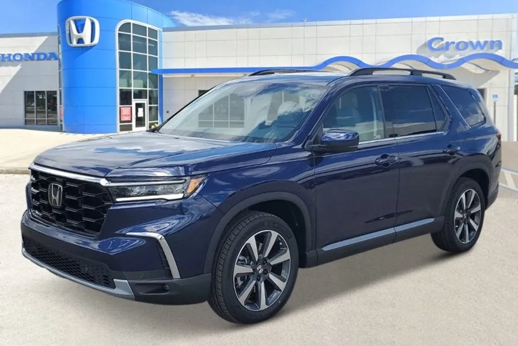 2025 Honda Pilot Touring photo 1
