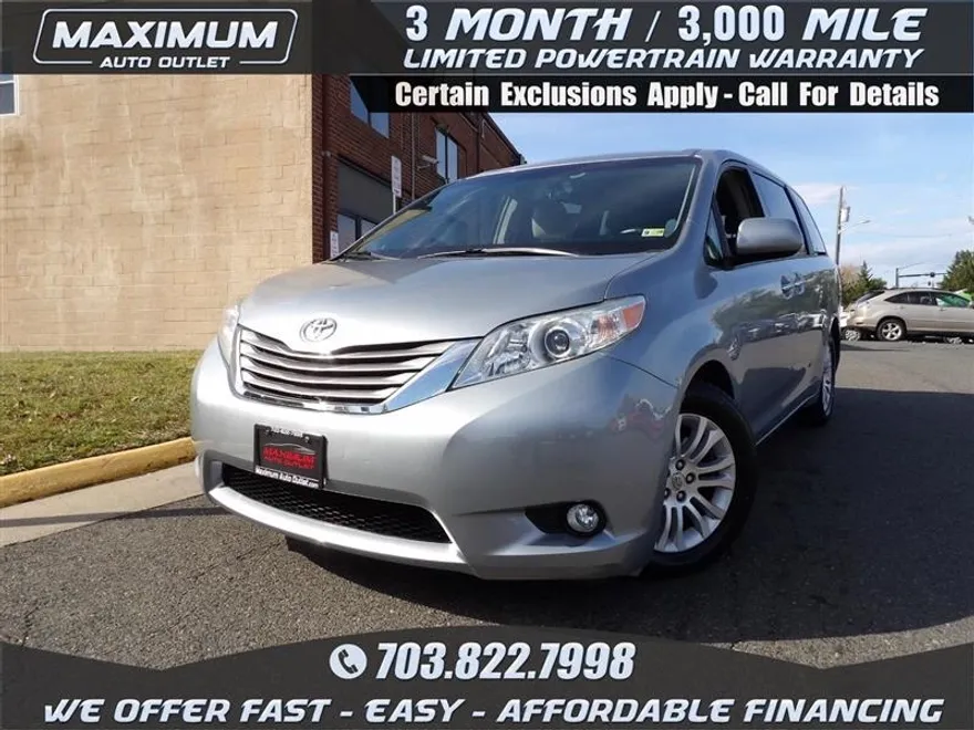 2015 Toyota Sienna XLE photo 1