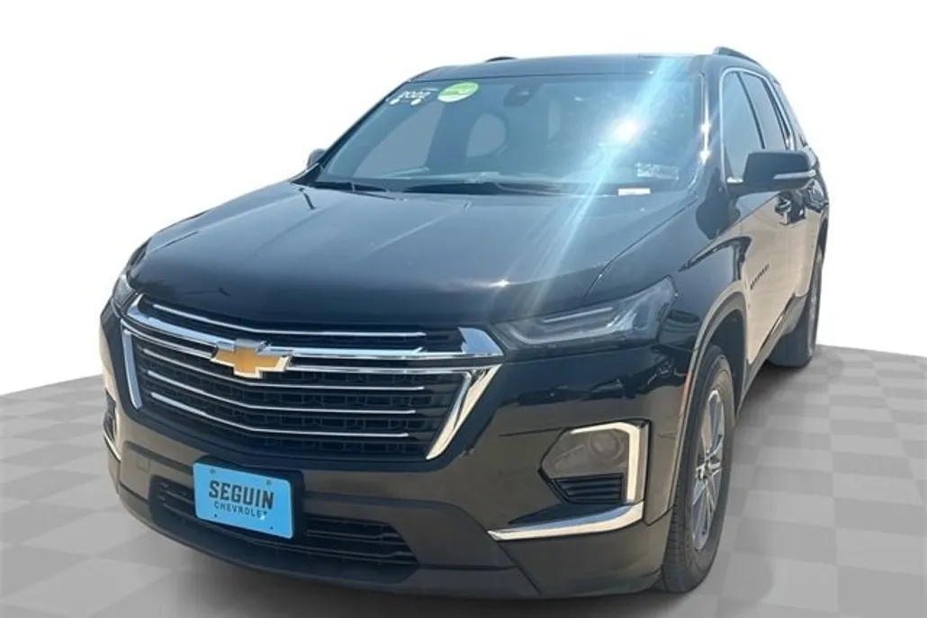 2022 Chevrolet Traverse Leather photo 1