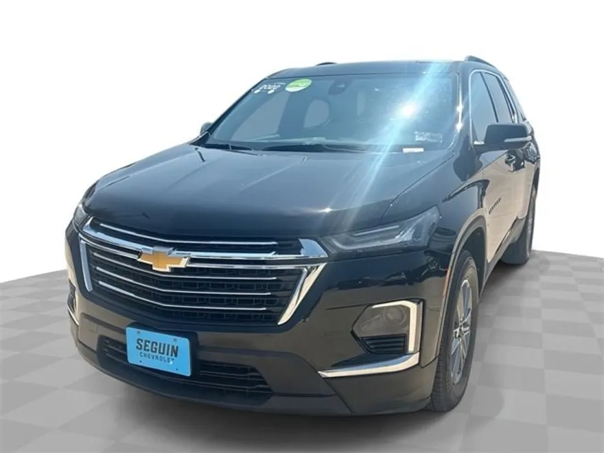 2022 Chevrolet Traverse Leather photo 1