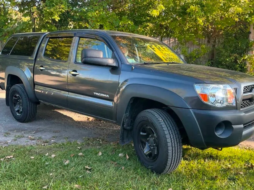 2011 Toyota Tacoma V6 photo 1