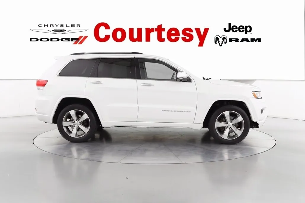 2016 Jeep Grand Cherokee Overland photo 1