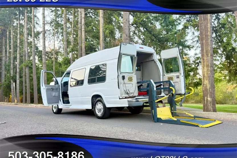 2000 Ford E-350 photo 1