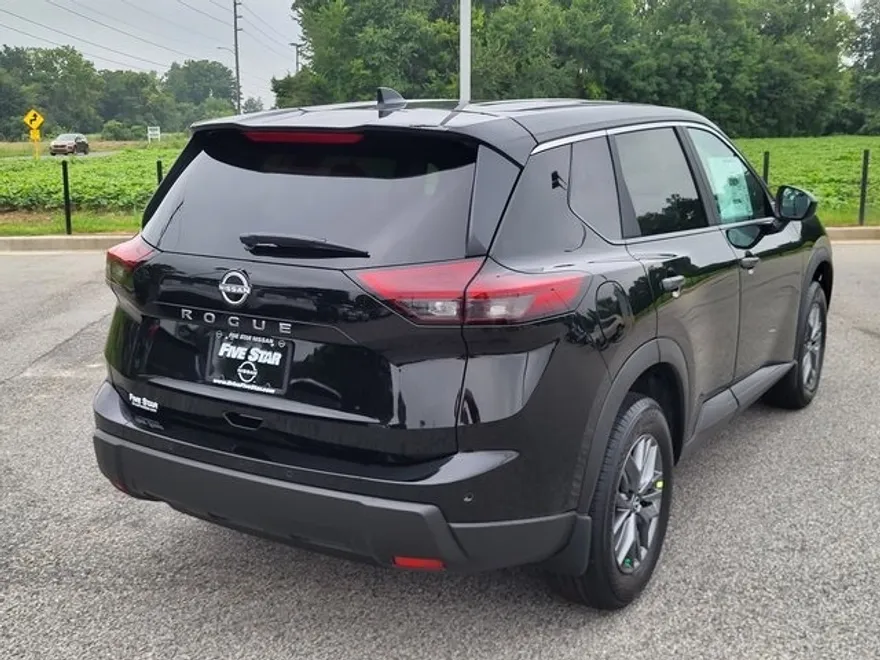 2026 Nissan Rogue S photo 1