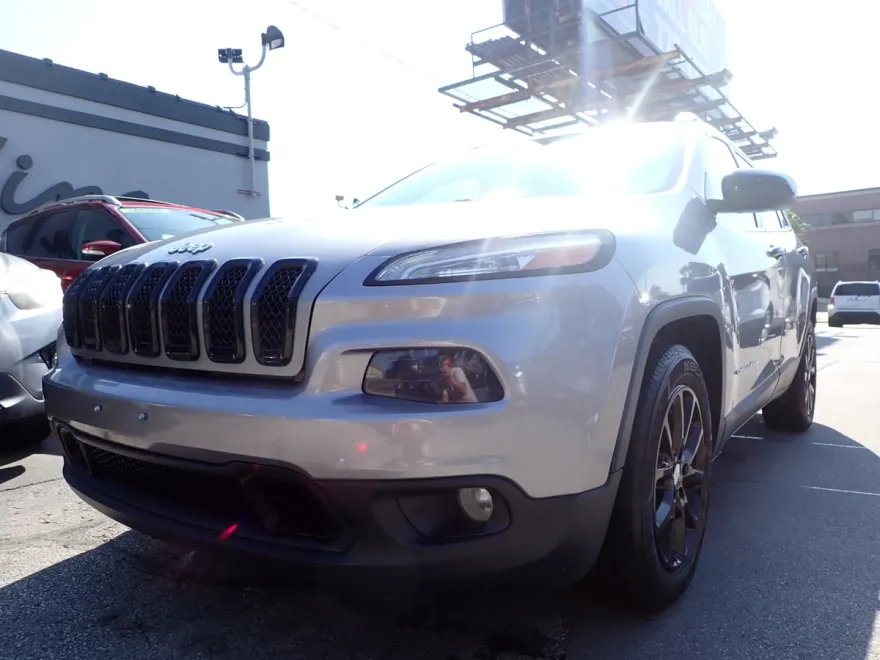 2016 Jeep Cherokee Latitude photo 1