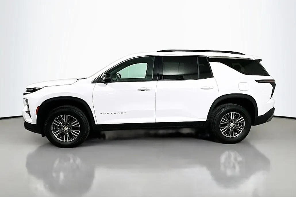 2025 Chevrolet Traverse 2LT photo 1