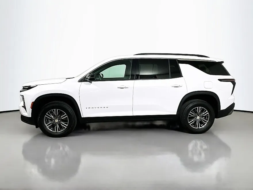2025 Chevrolet Traverse 2LT photo 1