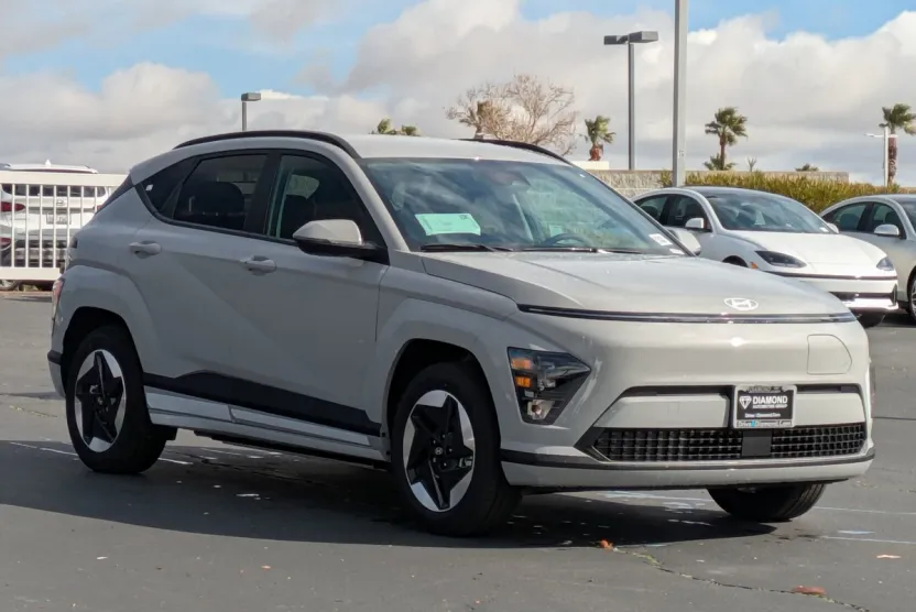 2025 Hyundai Kona Electric SEL photo 1
