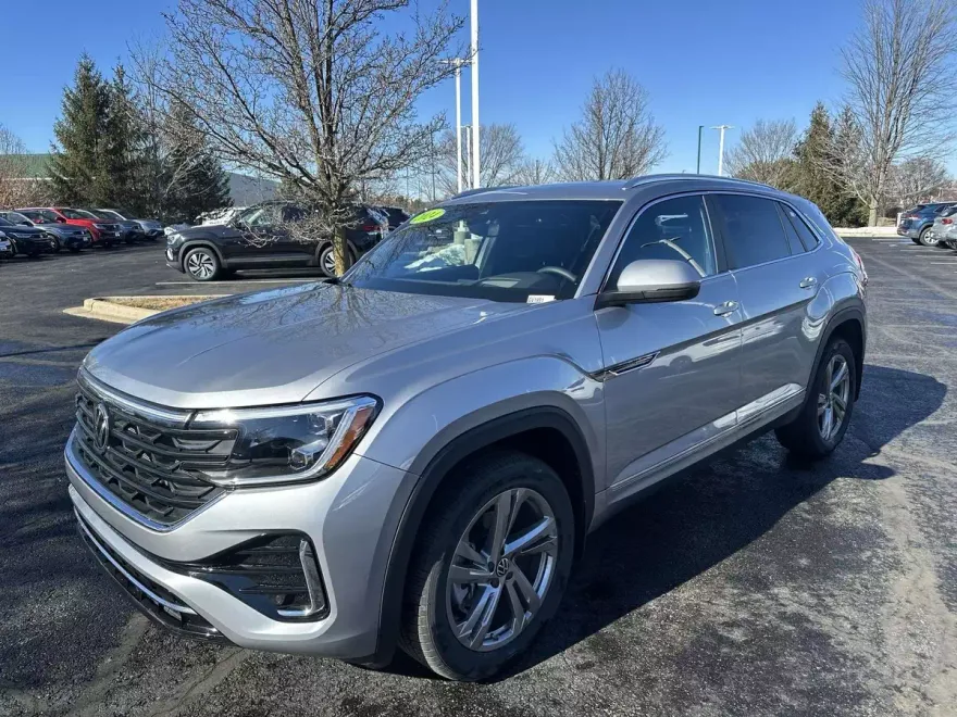 2024 Volkswagen Atlas Cross Sport SEL R-Line photo 1
