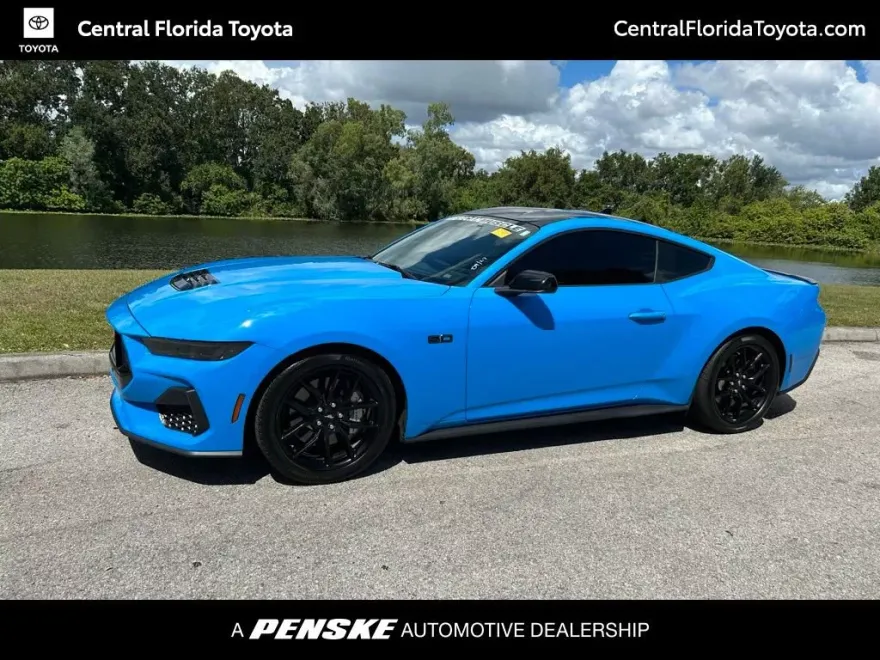 2024 Ford Mustang GT photo 1